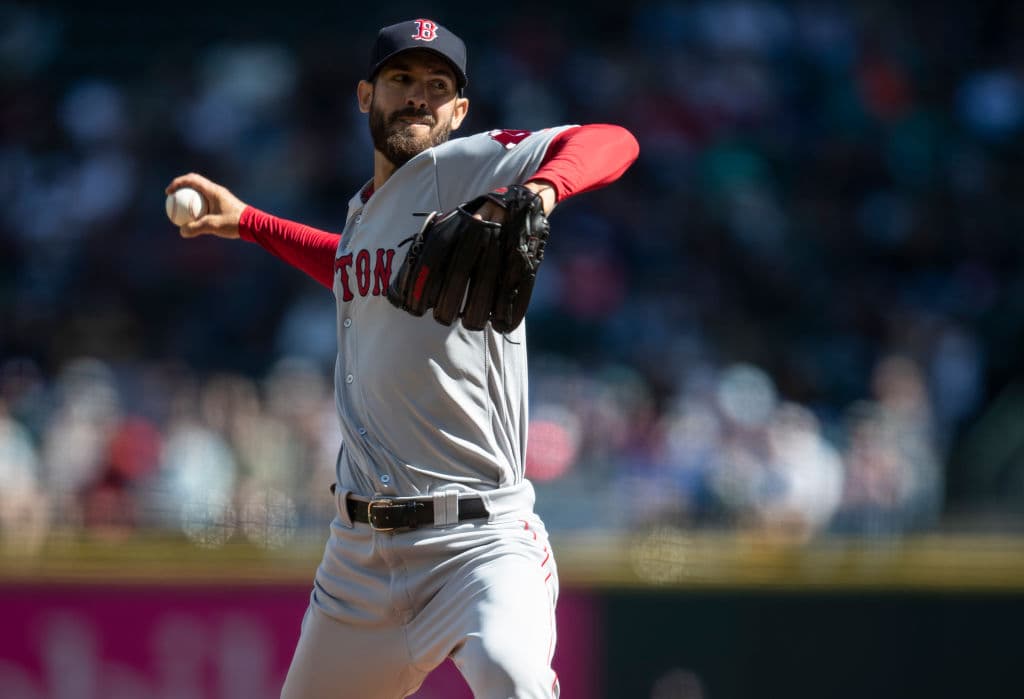 Rick Porcello (0-1) tuvo una salida desastrosa de apenas 2.2 innings en los que permitió nueve carreras, cinco de ellas sucias, producto de seis imparables, uno de ellos jonrón de tres carreras, dio además cuatro boleto. Cargó con la derrota.