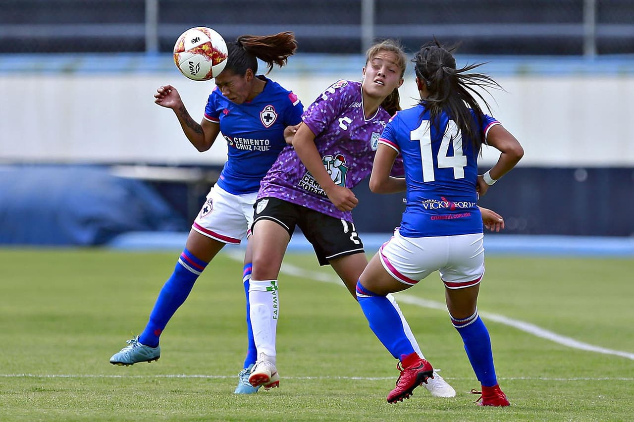 Pachuca se impuso a Cruz Azul en el inicio de la Liga MX femenil.