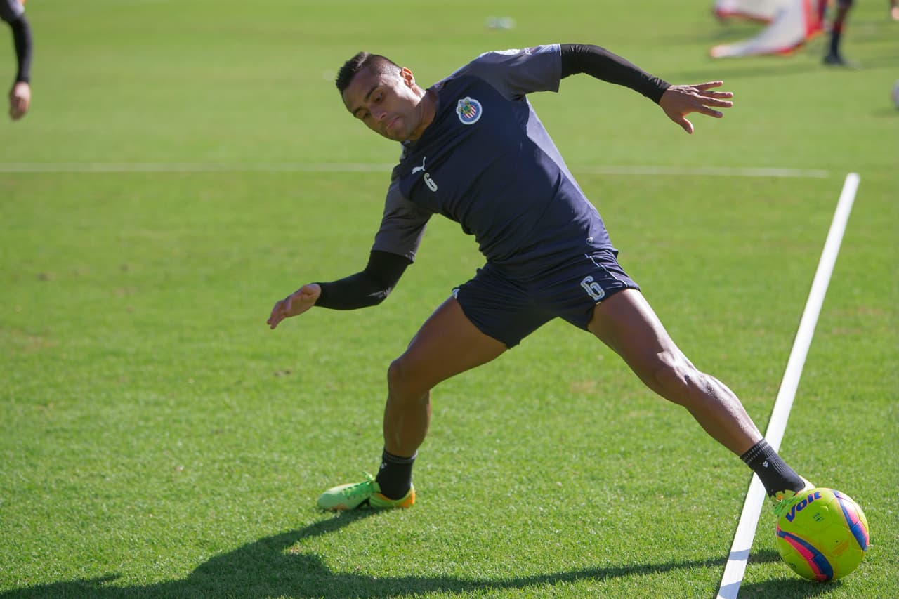 Edwin Hernández fue titular en esa posición durante la primera fecha, aunque el equipo necesitará contar con cada vez más fichas.