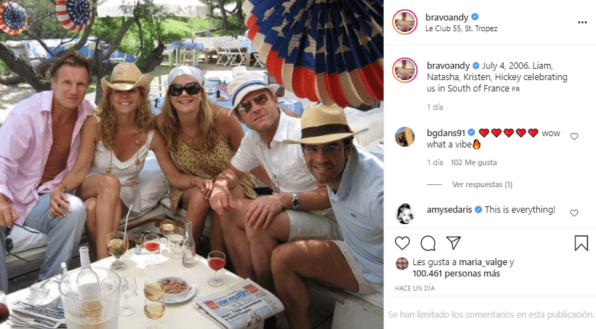 Andy Cohen pasó un rato con amigos y buena comida.