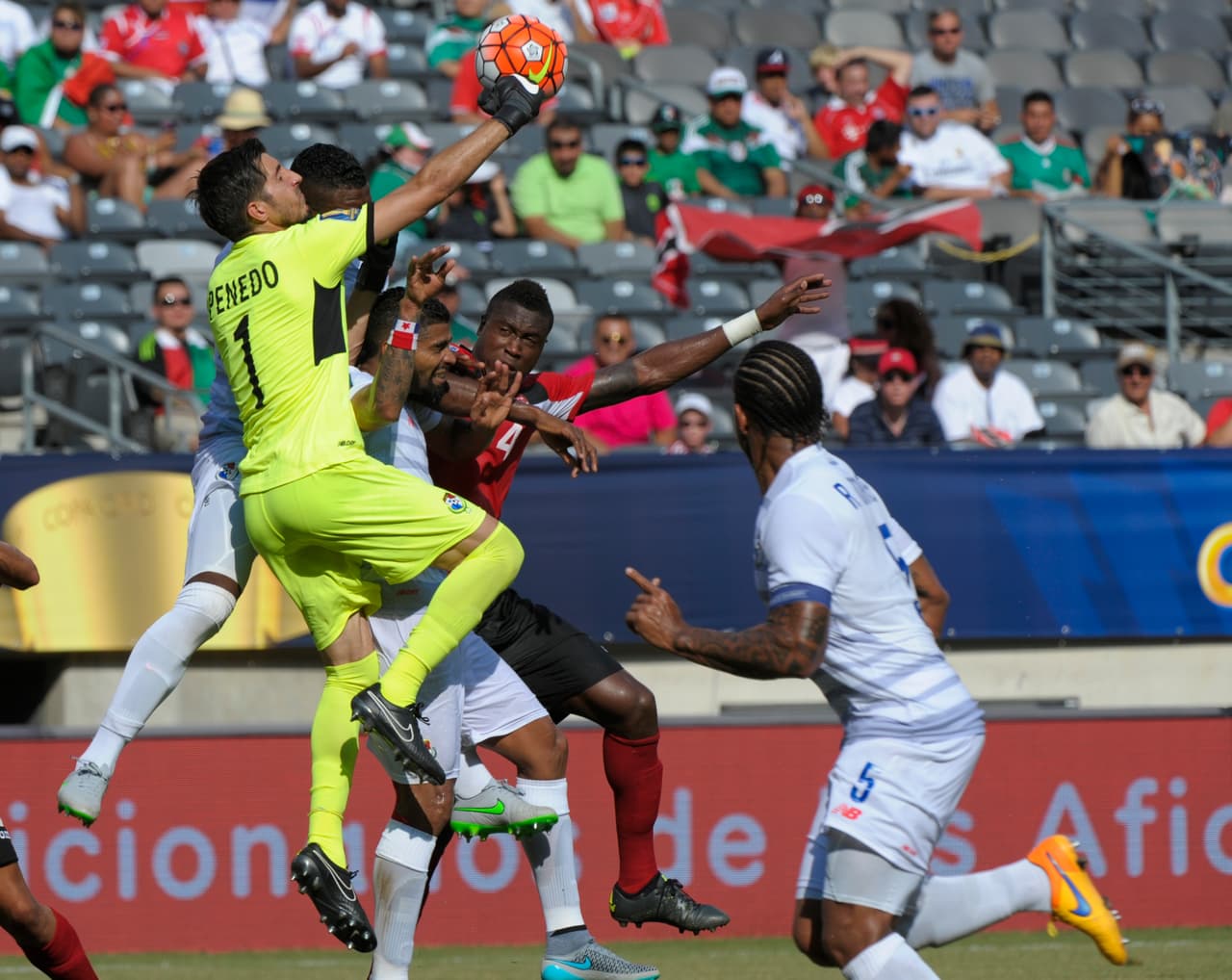 Jaime Penedo fue el héroe panameño al atajar el último penal.