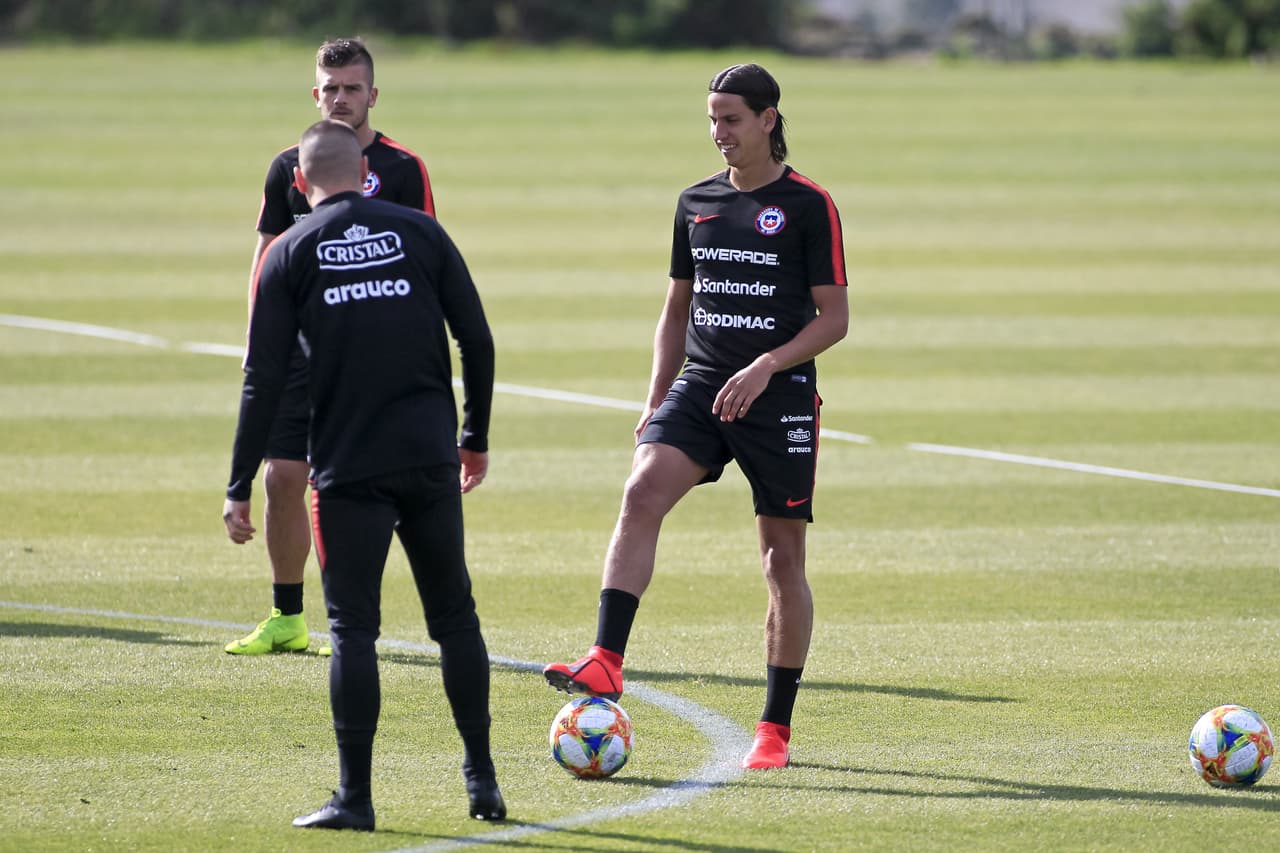 Chile, dirigida por el colombiano Reinaldo Rueda, venció a México en su último amistoso, pero ahora con el argentino Gerardo Martino al mando del Tri ajusta sus piezas para un duelo diferente.