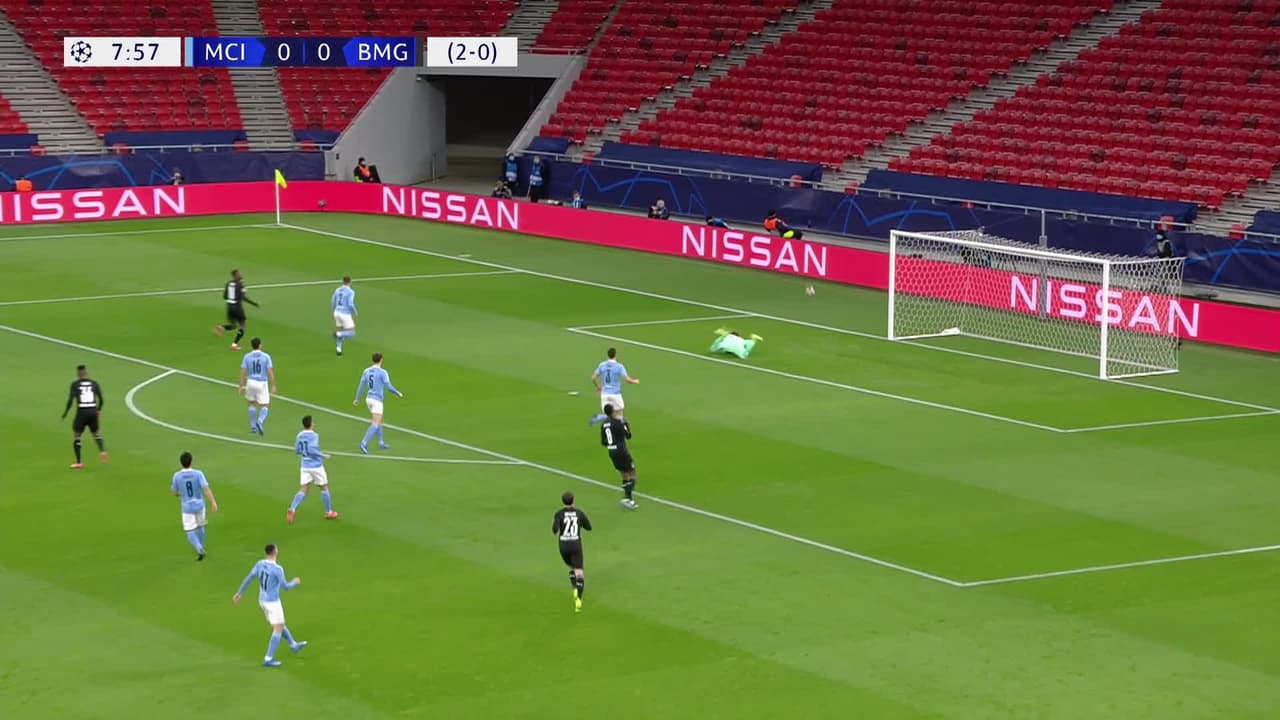 ¡TIRO ATAJADO! disparo por Breel Embolo.