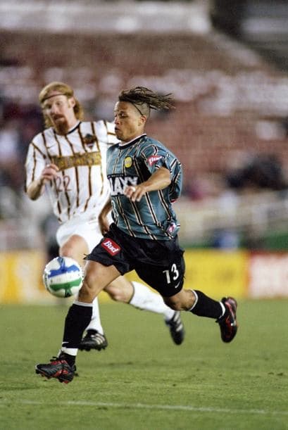 Cobi Jones se mantiene como el máximo goleador del Galaxy contra Nueva York con 7 goles en su historia.