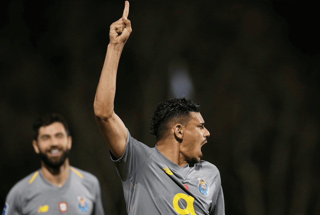 Y nuevamente, como ha ocurrido en los últimos partidos de los Dragones, Tiquinho le dio la victoria a su equipo con gol al minuto 63.