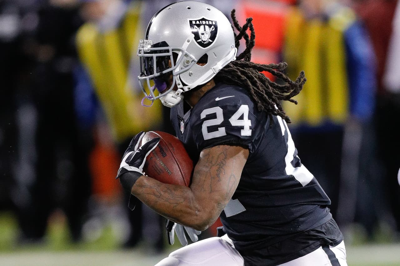 Marshawn Lynch reestructura su contrato con Raiders