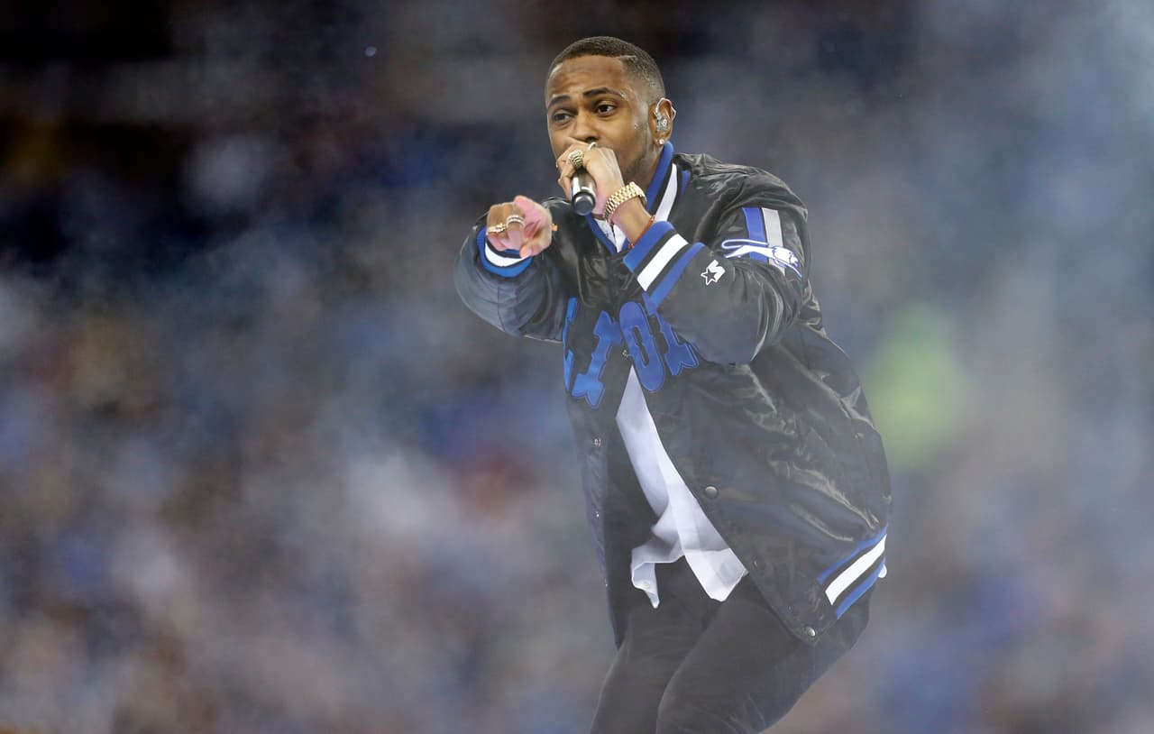 El famoso rapero nativo de Detroit, Big Sean encendió el ánimo de la afición en el Ford Field al medio tiempo del juego de Thanksgiving entre los Lions y los Eagles.