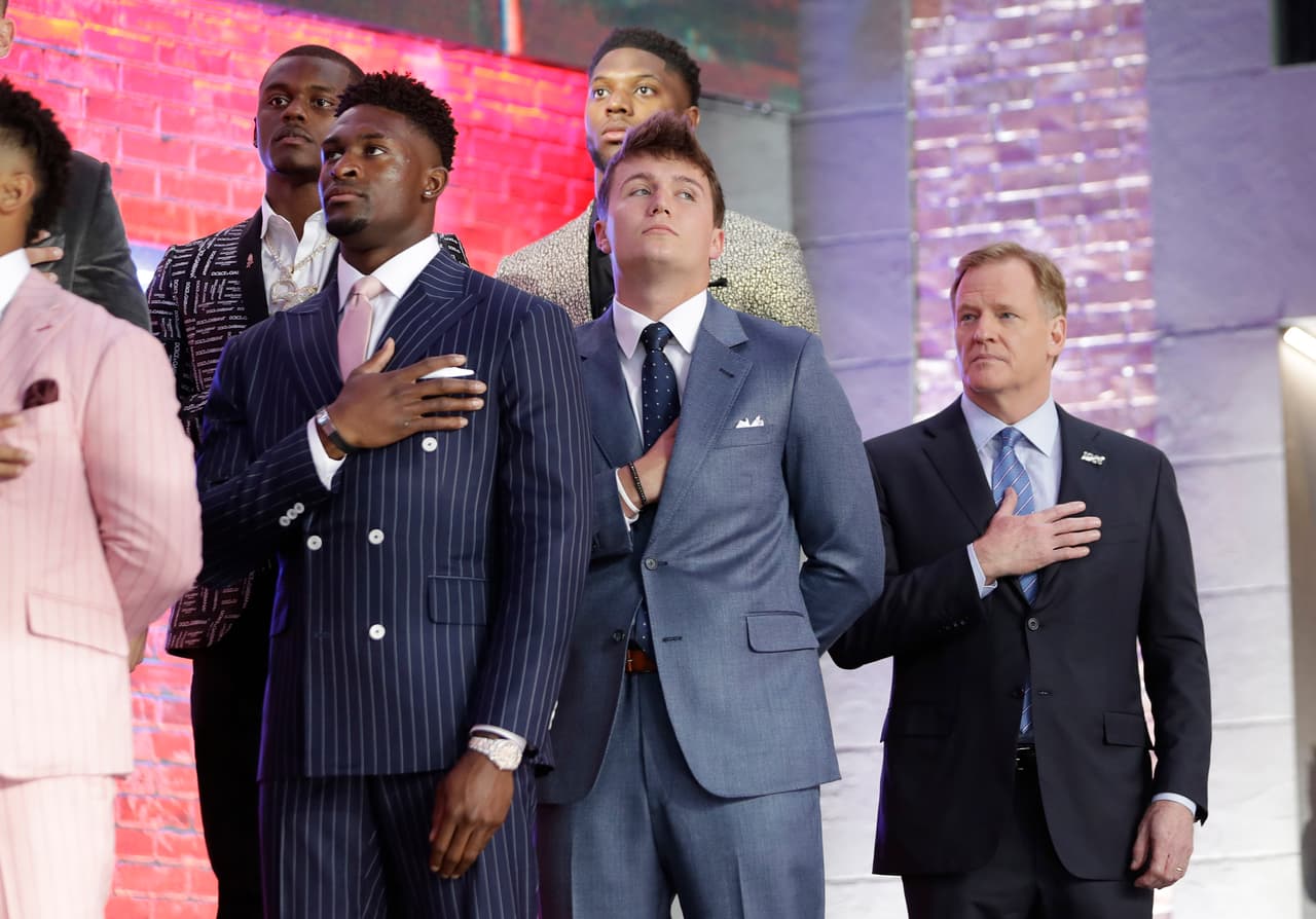 Con gran estilo y clase llegaron a la 'Ciudad de la Música' los futuros héroes de la NFL. Estas son las mejores imágenes de la alfombra roja del NFL Draft 2019.