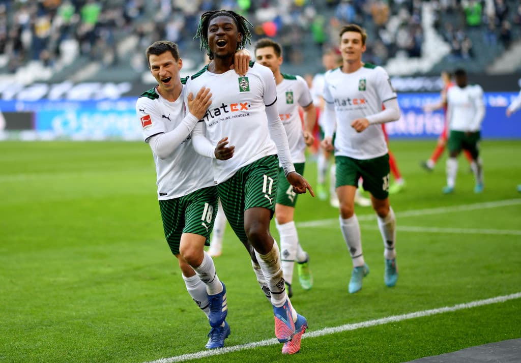 Bochum agarra distraido al Bayern Munich y los golean 4-2, Borussia Moenchengladbach hace su partido y vencen 3-2 al Augsburg, Eintracht Frankfurt echa a perder la ventaja de la localía y caen 0-2 con el Wolfsburg, Greuther Furth logra imponerse 2-1 al Hertha Berlín y Freiburg y Mainz cierran con un entretenido empate 1-1.