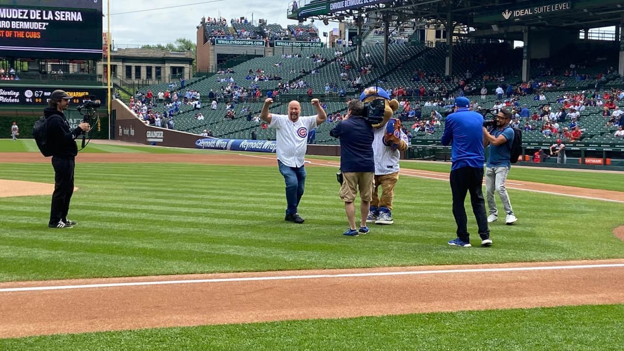 El 'Perro' Bermúdez dio una muestra de sus habilidades como pitcher