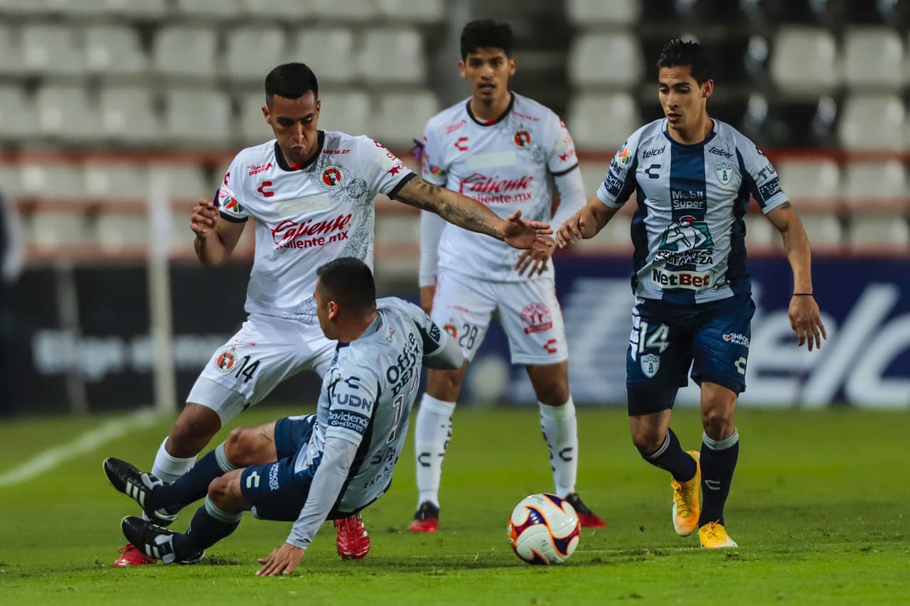 Con goles de Ismael Sosa y Kevin Álvarez, Pachuca rompe la maldición y logran vencer 2-1 a Tijuana.Pachuca pasa del último lugar al penúltimo y Xolos se queda con la octava plaza.