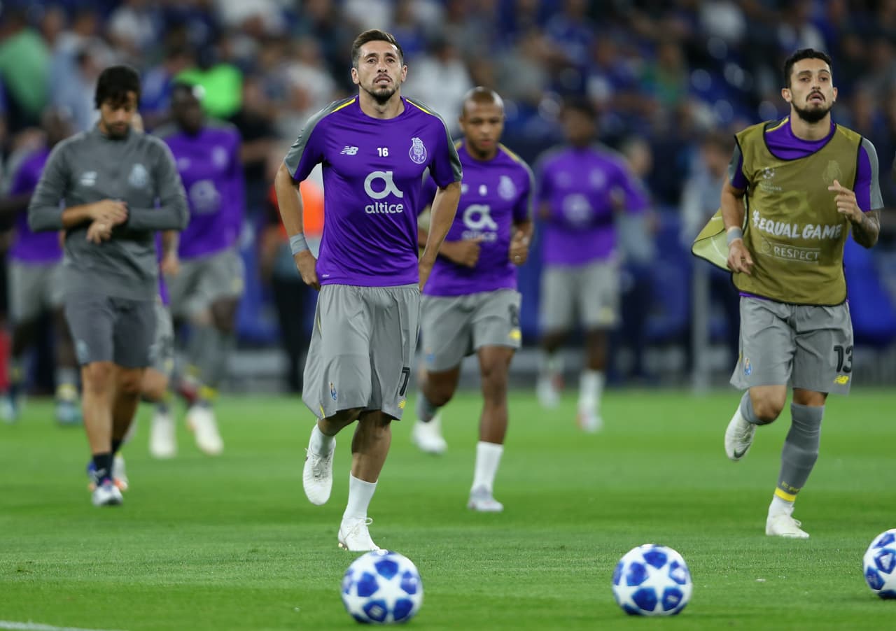 <b>Héctor Herrera: </b>por su parte, 'HH' se quedó entrenando con el 
<i>Dragaõ </i>y seguramente será titular en este juego de la tercera ronda ante el equipo de quinta división.