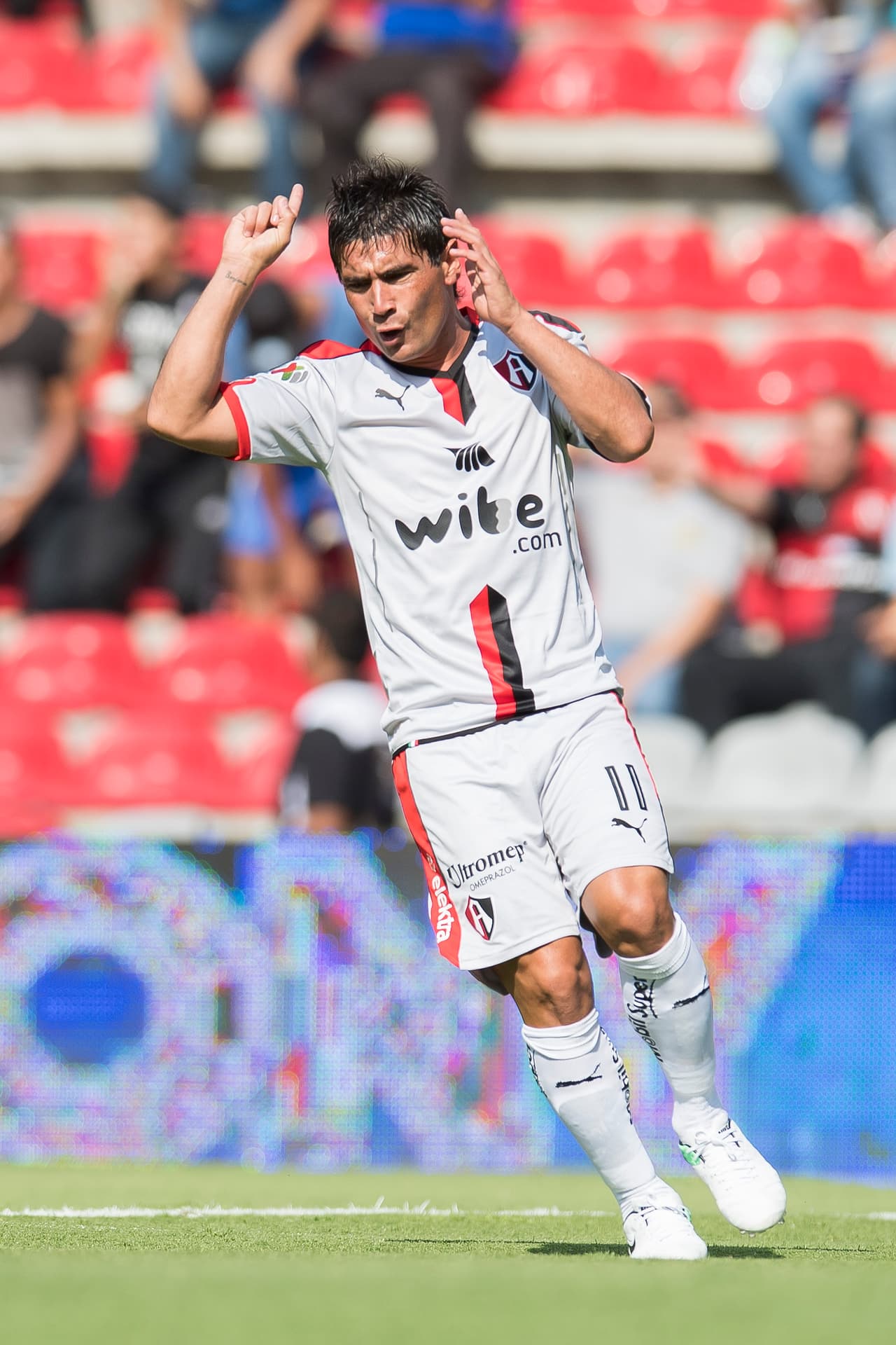 Cinco minutos después, al 17, Matías Alustiza hizo el segundo para su equipo tras marcar en jugada individual.