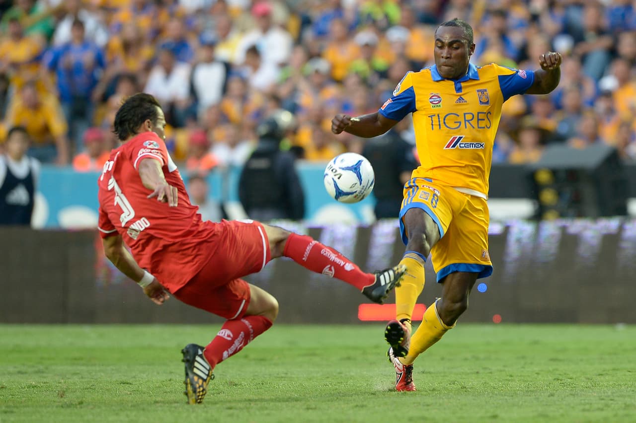 Era una de los traspasos cantados del Régimen de Transferencias, Joffre Guerrón ya había anunciado que saldría de Tigres y que Cruz Azul estaba interesado. El ecuatoriano paso a La Máquina de manera definitiva.