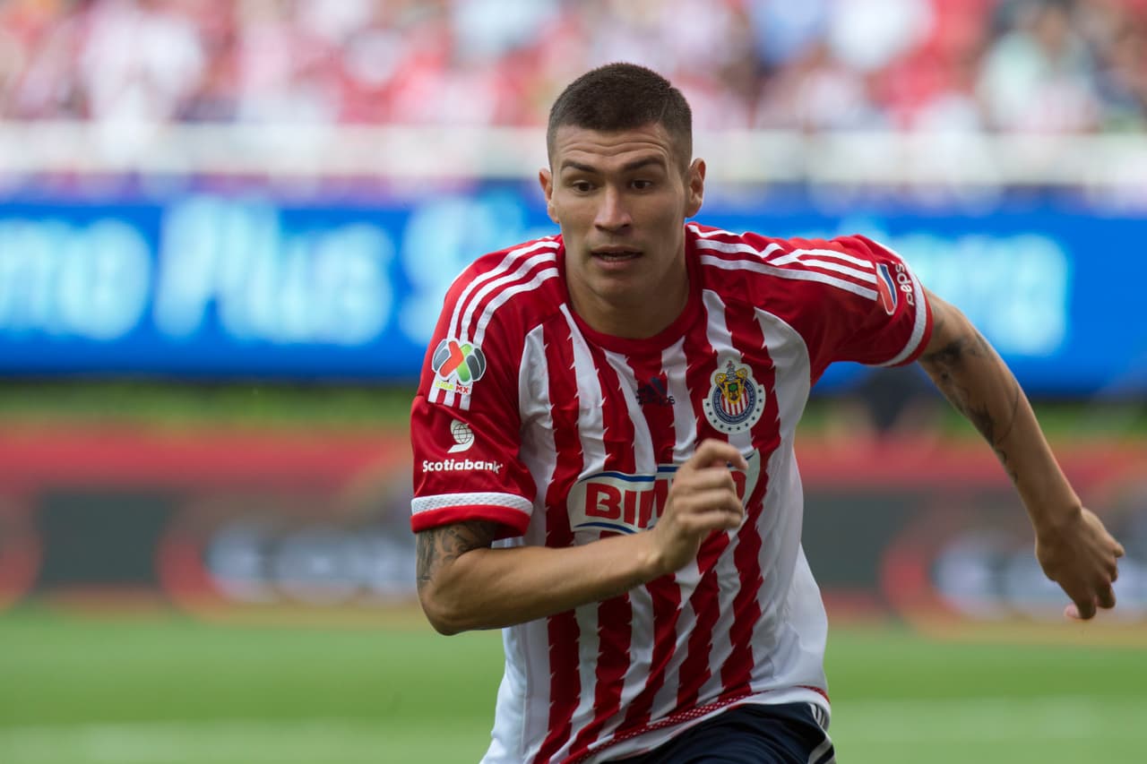 Jorge 'Chatón' Enríquez ya no es más futbolista de Chivas, el campeón de la medalla de oro en Londres 2012, se incorpora a los Esmeraldas de León en una transacción que ya se conocía, pero se oficializó en el Draft.