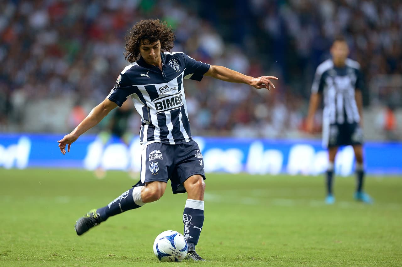 El defensa colombiano Stefan Medina dejó al Monterrey y pasó a Pachuca como parte de un trueque en el que Miguel Herrera Equihua arribó a los Rayados proveniente de los Tuzos.