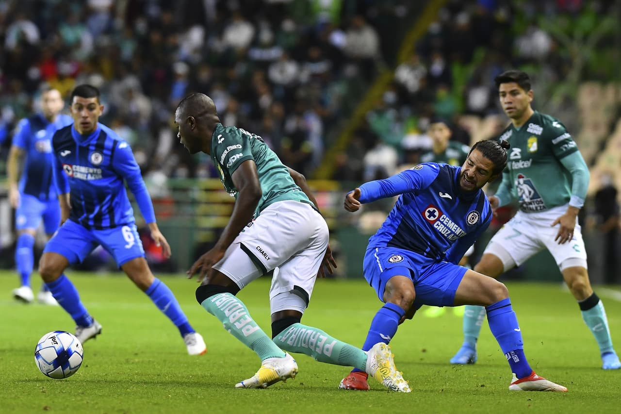 Cruz Azul derrotó al León y se mantiene en la parte alta de la clasificación.