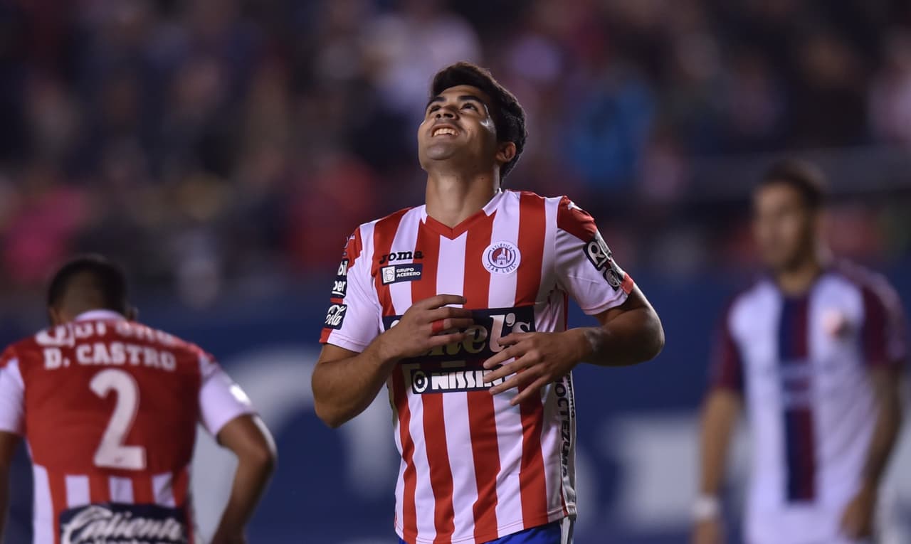 Aunque los potosinos tuvieron más ocasiones de gol en el resto de la primera mitad, no fueron capaces de concretar pero se fueron al descanso con cómoda ventaja de 2-0.