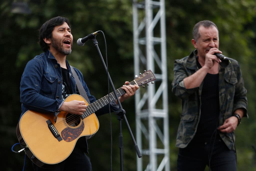 ¿Te imaginas las historias que Los Prisioneros y Los Fabulosos Cadillacs nos podrían relatar sobre lo vivido en Santiago y en Buenos Aires en los años de represión?
