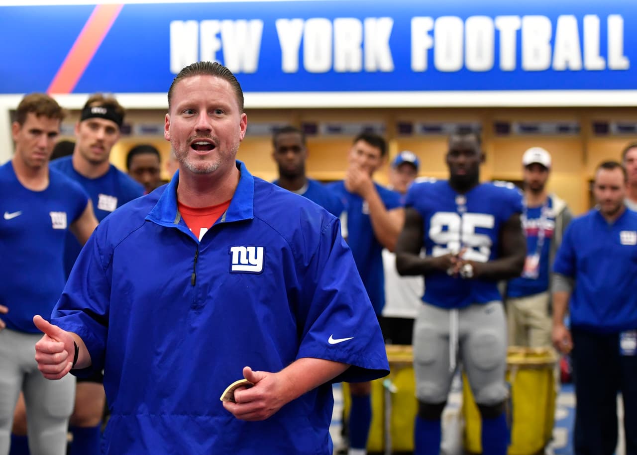 <i>Head Coach</i>: BEN McADOO
<br>La temporada pasada, de su presentación como head coach, dejó gratos recuerdos formando un equipo agresivo en ambos lados del ovoide. Tiene una defensiva joven con piezas puntuales y uno de los mejores cuerpos de receptores para Manning. Si su equipo se mete a playoffs, nadie querrá topárselo.