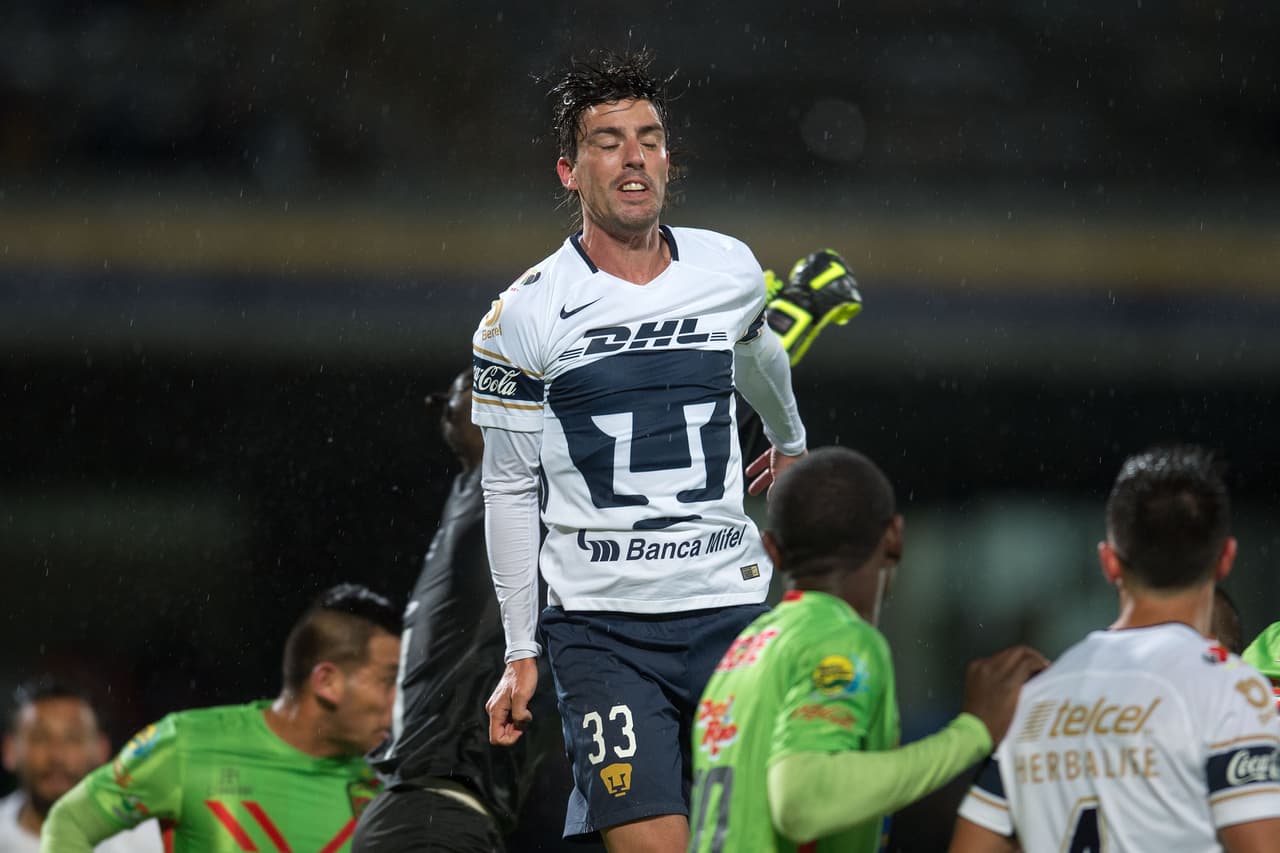 La presión de los locales por anotar no paró y buscaron pronto un segundo tanto que les diera seguridad.