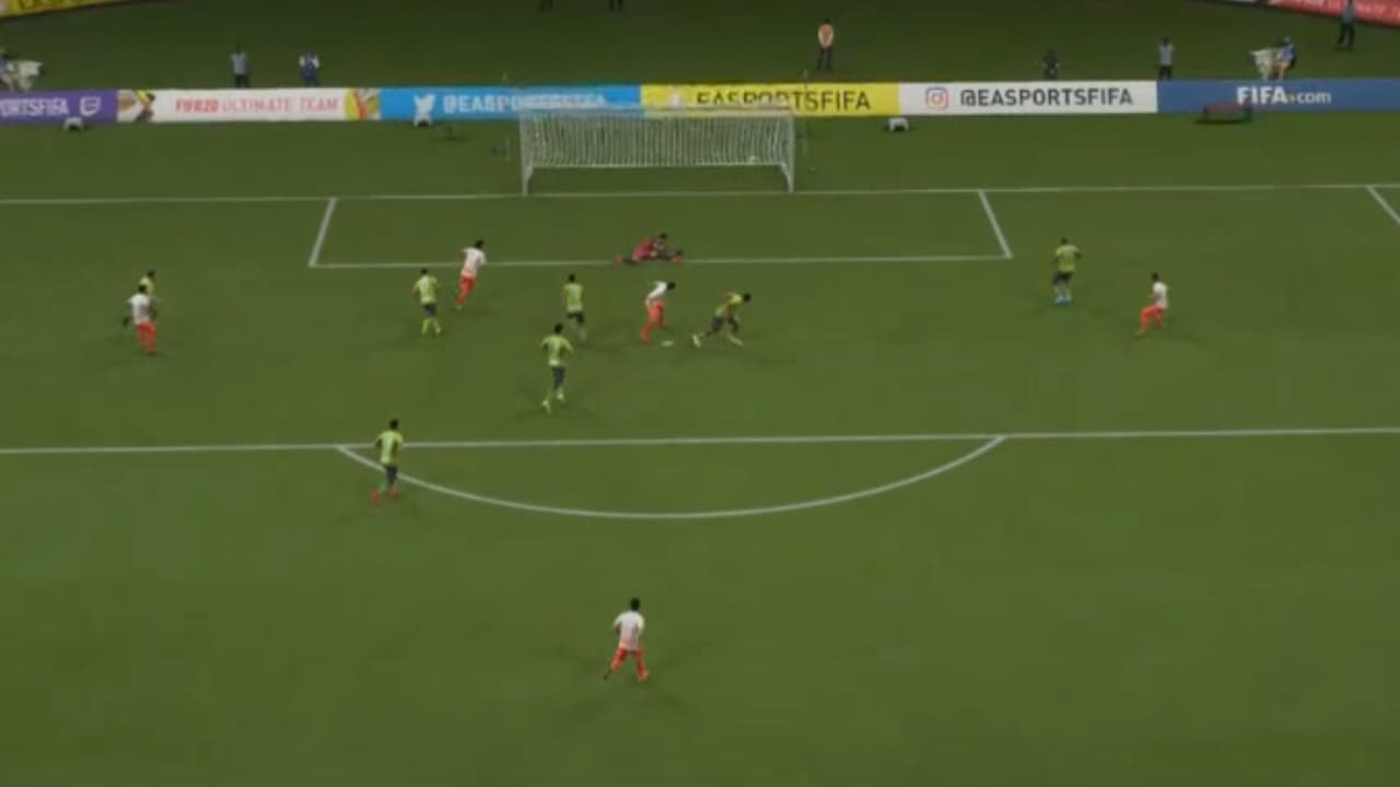 Maximiliano Olivera cayó 1-2 en casa ante Jairo González en el futbol virtual.