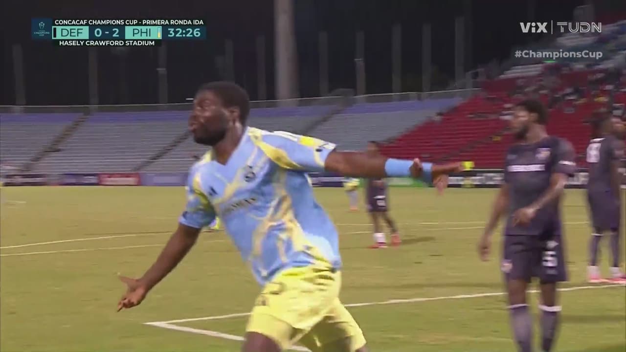 ¡Le pegó con rencor! Ezekiel Alladoh remata de cabeza para el 0-2