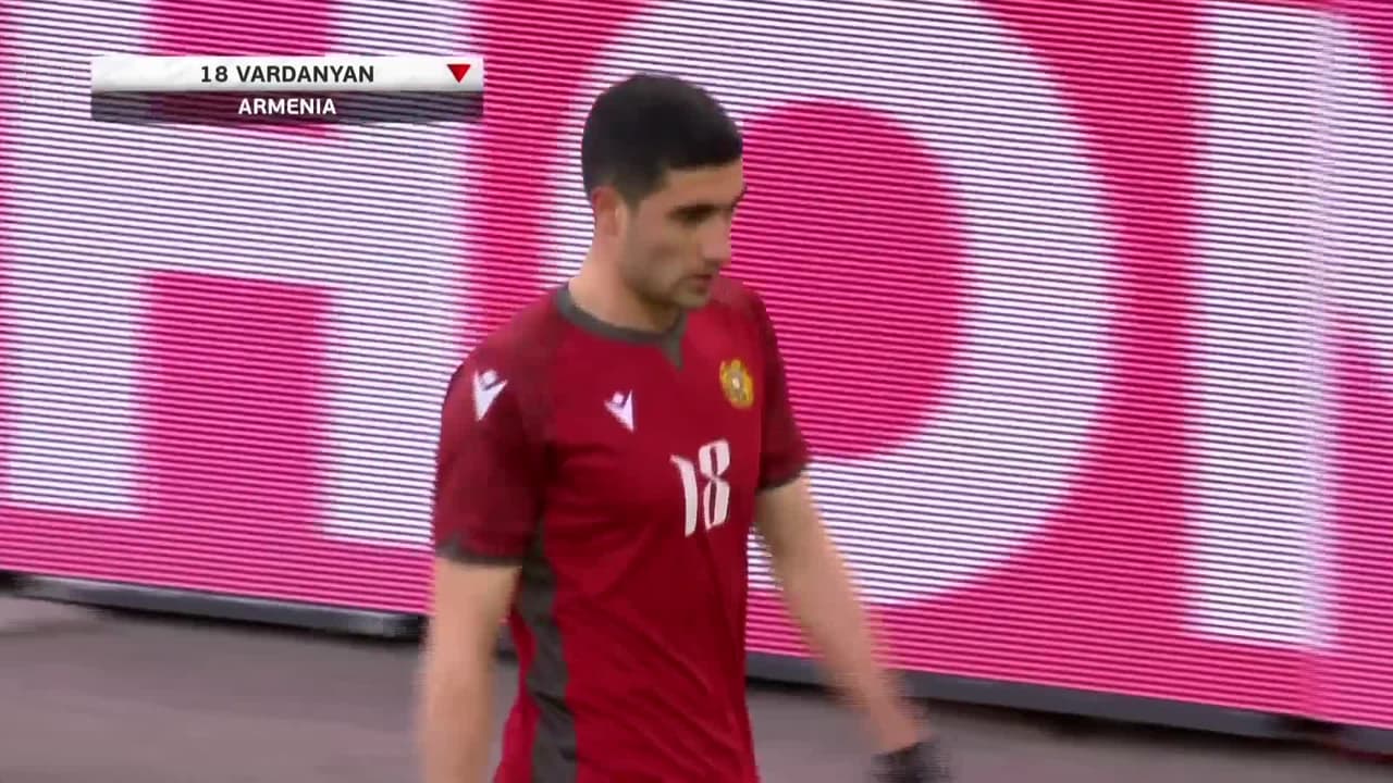 ¡TIRO ATAJADO! disparo por Martin Ødegaard.