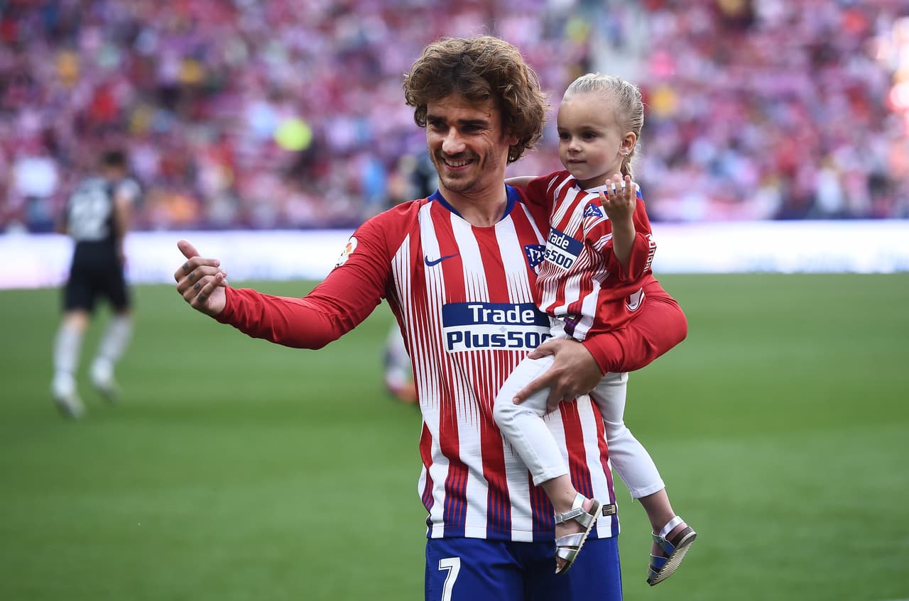 Lo cierto es que Barcelona no desiste de la idea de contar con el francés Antoine Griezmann, cuyo momento con Atlético de Madrid es inmejorable. Para el pasado mercado de fichajes estuvo cerca pero no se concretó.