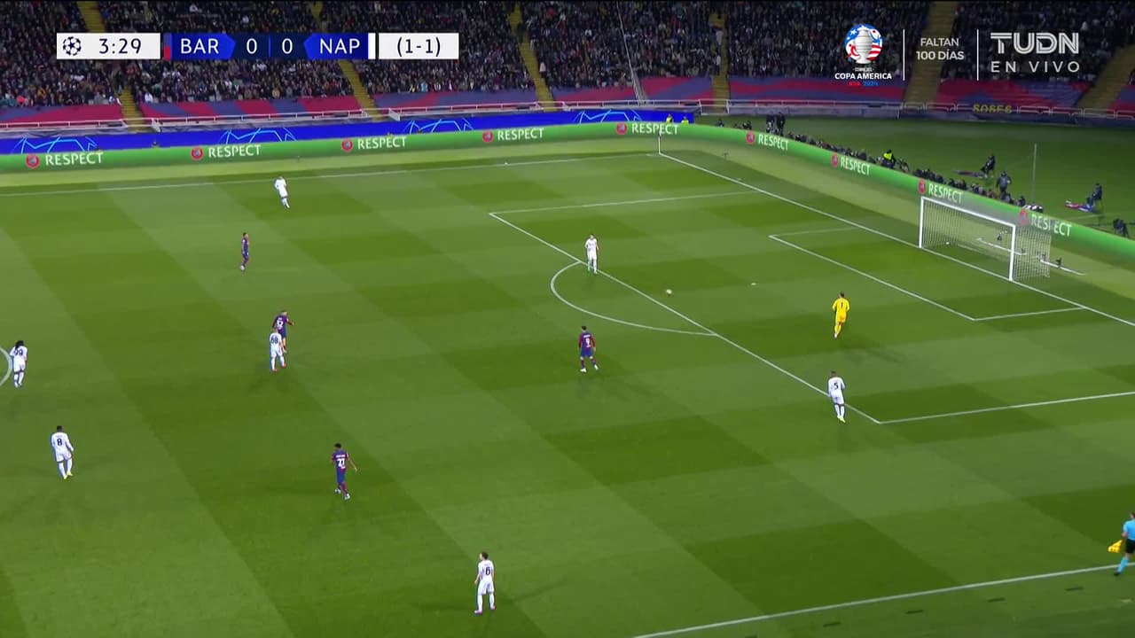 ¡TIRO ATAJADO! disparo por Victor Osimhen.