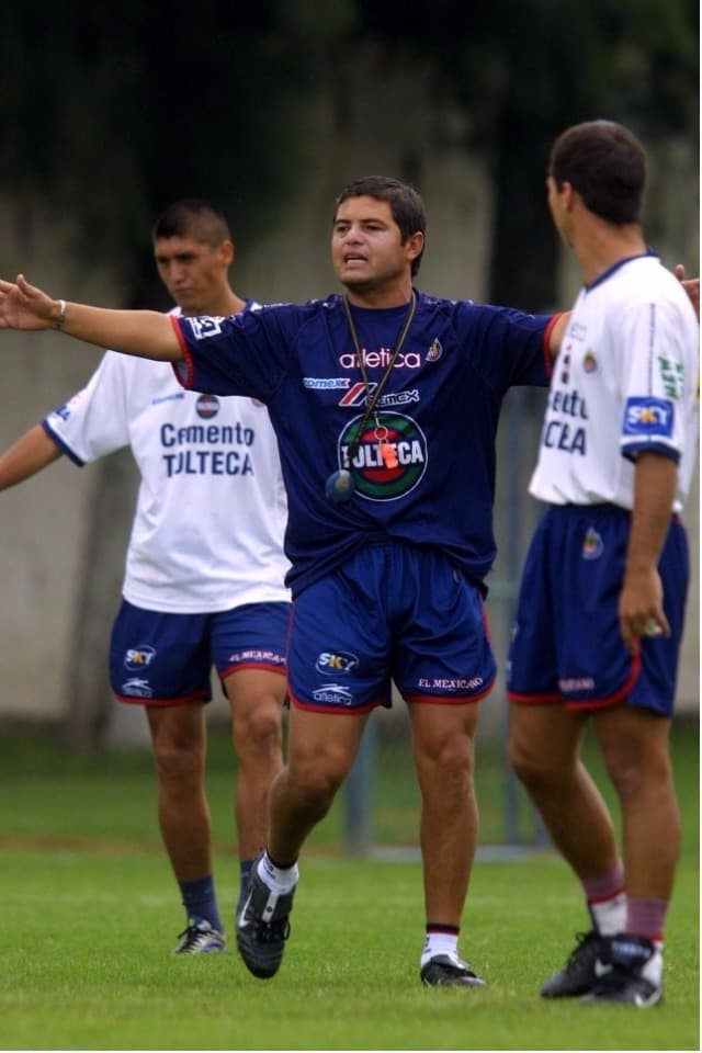 <b>Daniel Guzmán: </b>Al tomar el poder de Chivas, Vergara heredó a Guzmán como DT, a los pocos meses lo despidió ya que pretendía traer al “mejor técnico del mundo”.