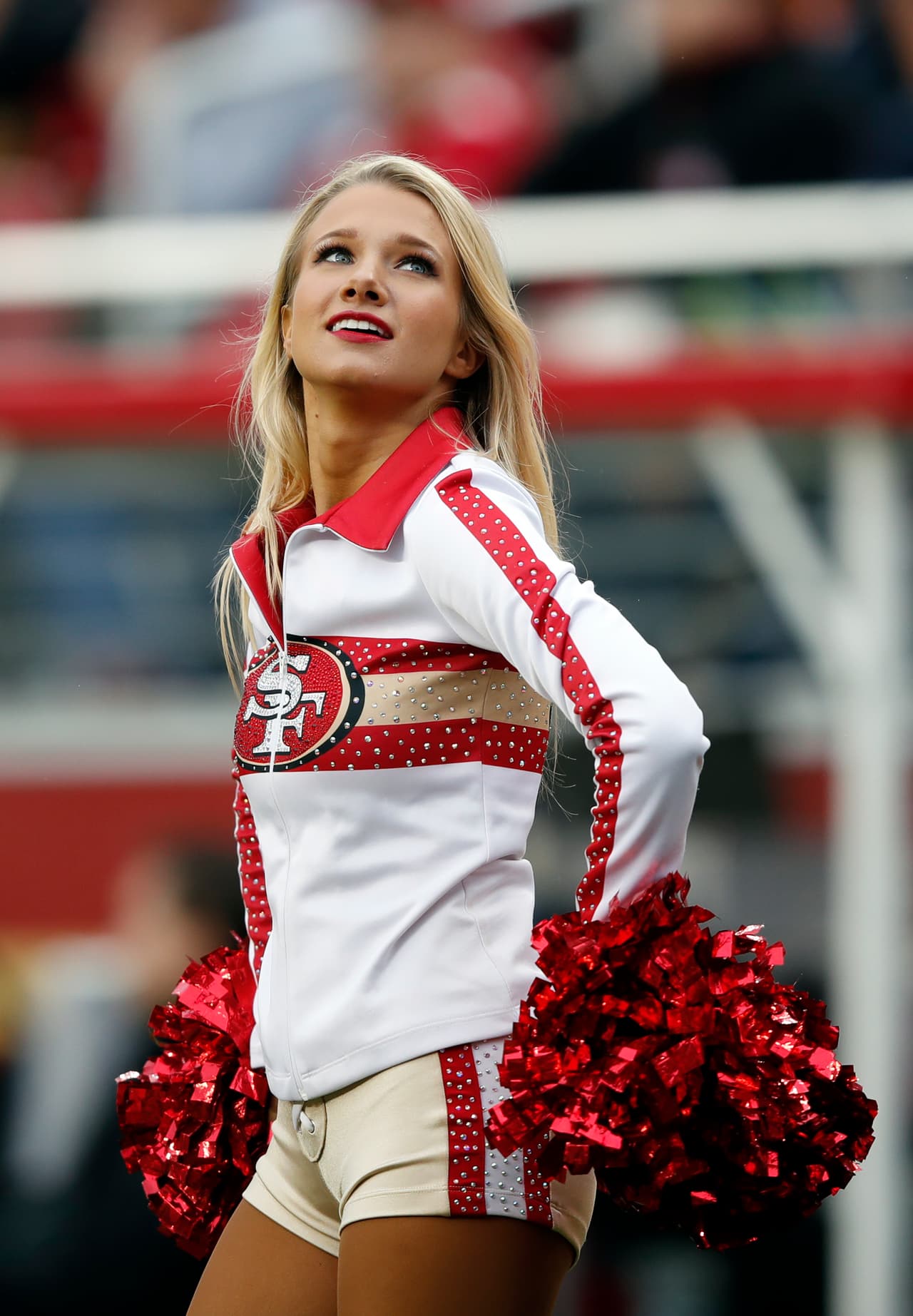 La Semana 12 de la NFL tuvo en la belleza y energía de las porristas en los estadios ese ingrediente perfecto para darle un color especial al fútbol americano estadounidense.