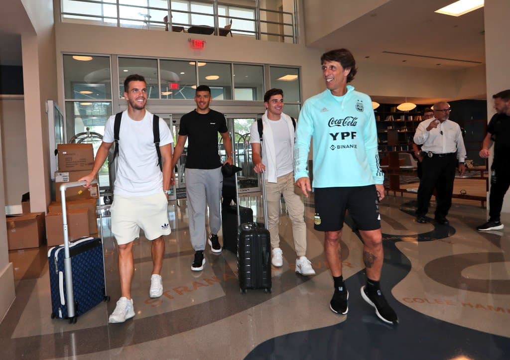 Giovani LoCelso, Julián Álvarez y Gerónimo Rulli ya están en Miami para unirse al campamento de Argentina.