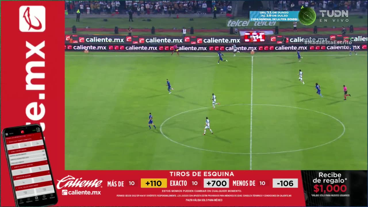 Arranca el partido y la pelota está en juego.