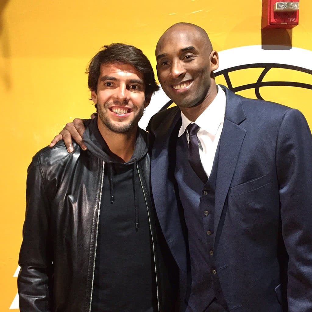 Kaká y Kobe Bryant tras el partido de Los Angeles Lakers.