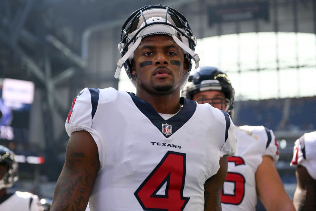 Después del anuncio de Buzbee de la primera demanda el martes pasado, Watson respondió en Twitter diciendo que
<b> rechazó "una demanda de acuerdo infundada de seis cifras" y que se trata de "limpiar mi nombre, y espero hacerlo".</b>
<br>