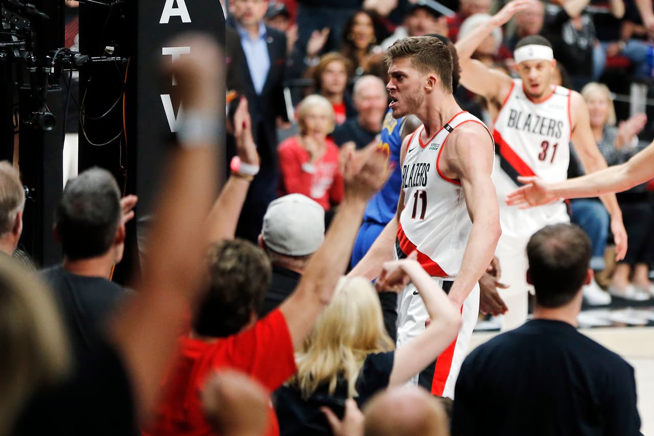 Las cosas iban por buen camino porque Portland tuvo una ventaja máxima de 18 puntos y ganó la primera mitad 66-53.