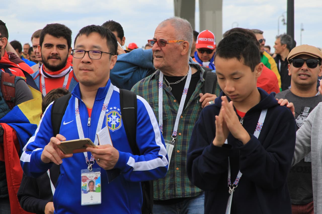 El colorido y el entusiasmo se apoderó de San Petersburgo en medio de la fiesta de los fanáticos de Brasil y Costa Rica por el segundo partido para cada uno en el grupo E del Mundial Rusia 2018.