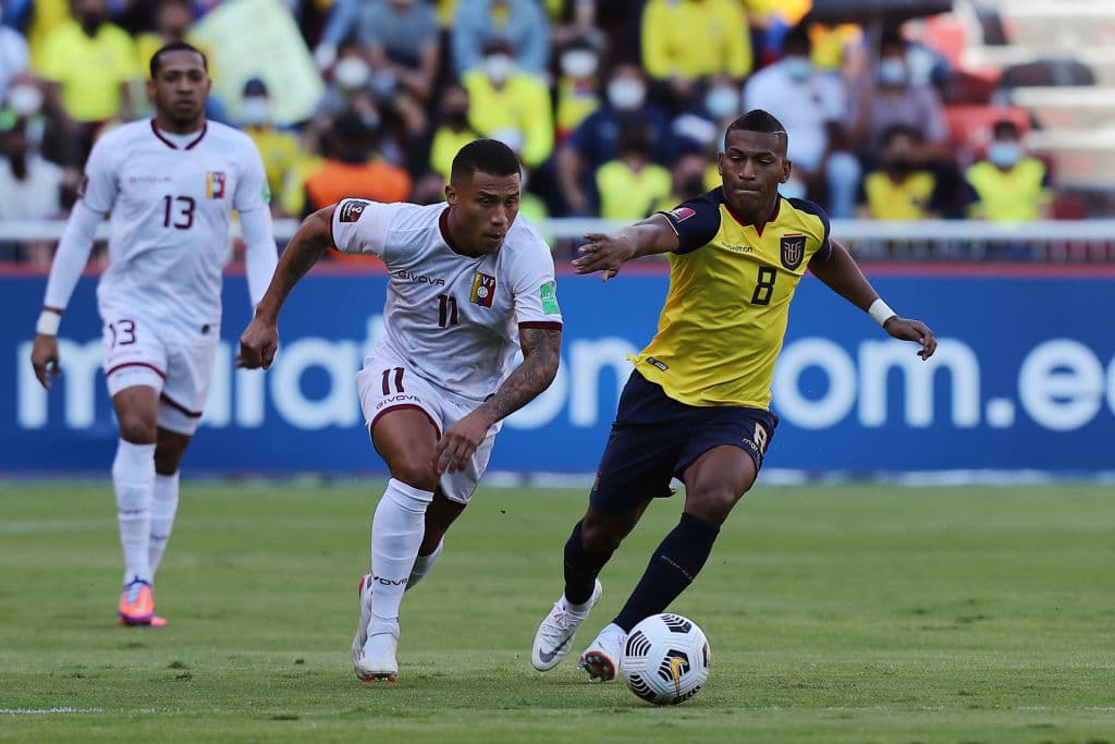 Piero Hincapie anotó el único tanto del encuentro en la victoria 1-0 de Ecuador sobre Venezuela.
