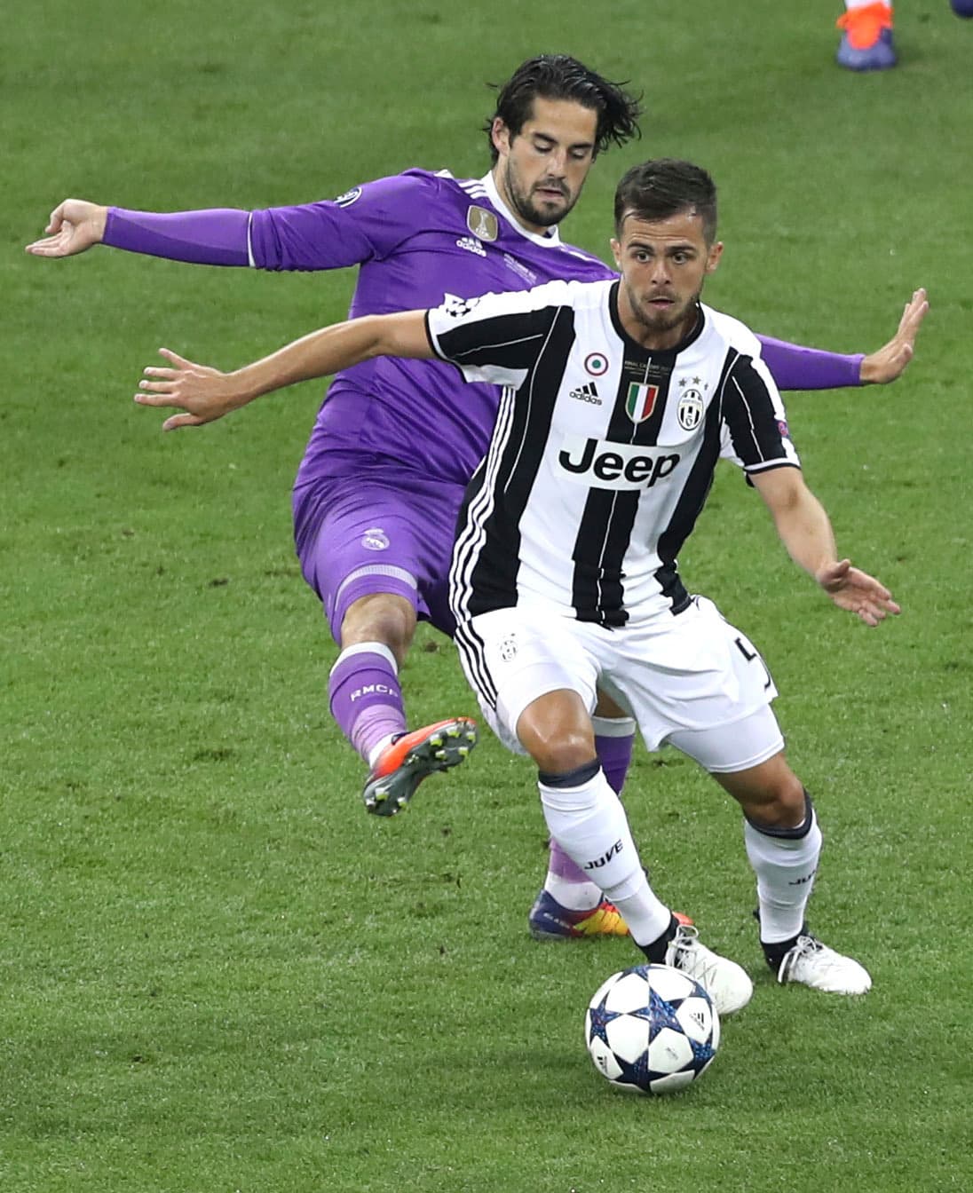 Intentó jugar lo más fácil posible, pero en ocasiones se equivocó ante la presión del Madrid. En ataque tuvo una oportunidad clave de gol, pero Keylor se la sacó.