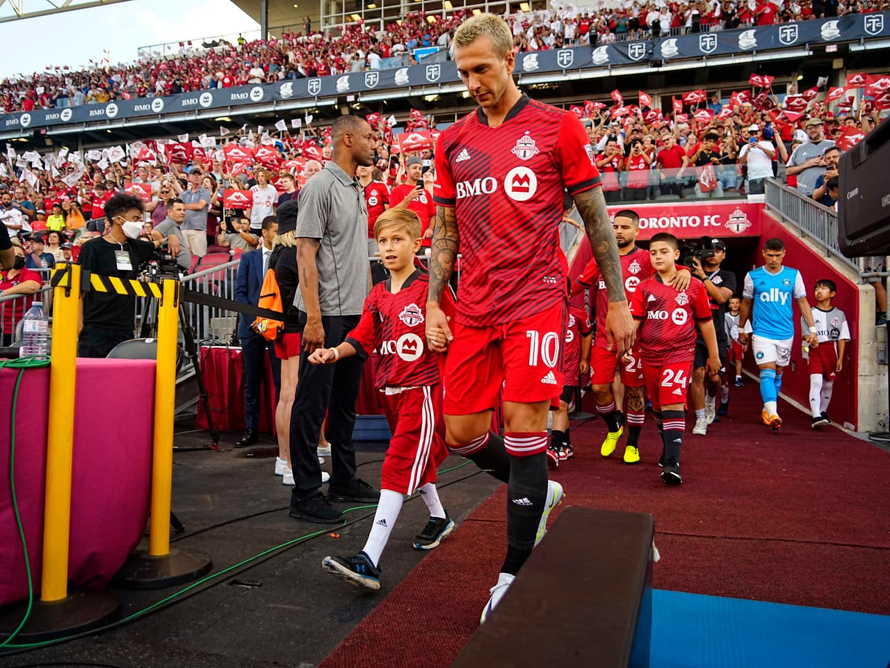 El encuentro frente a Charlotte FC también fue la ocasión para el debut de Federico Bernardeschi en Toronto FC.
<br>