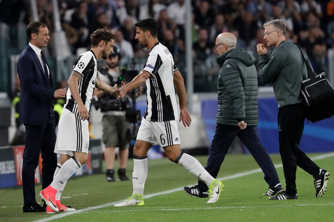 Su lugar lo terminó ocupando Claudio Marchisio, que mantuvo el nivel del alemán y se batió en el medio campo como un grande.