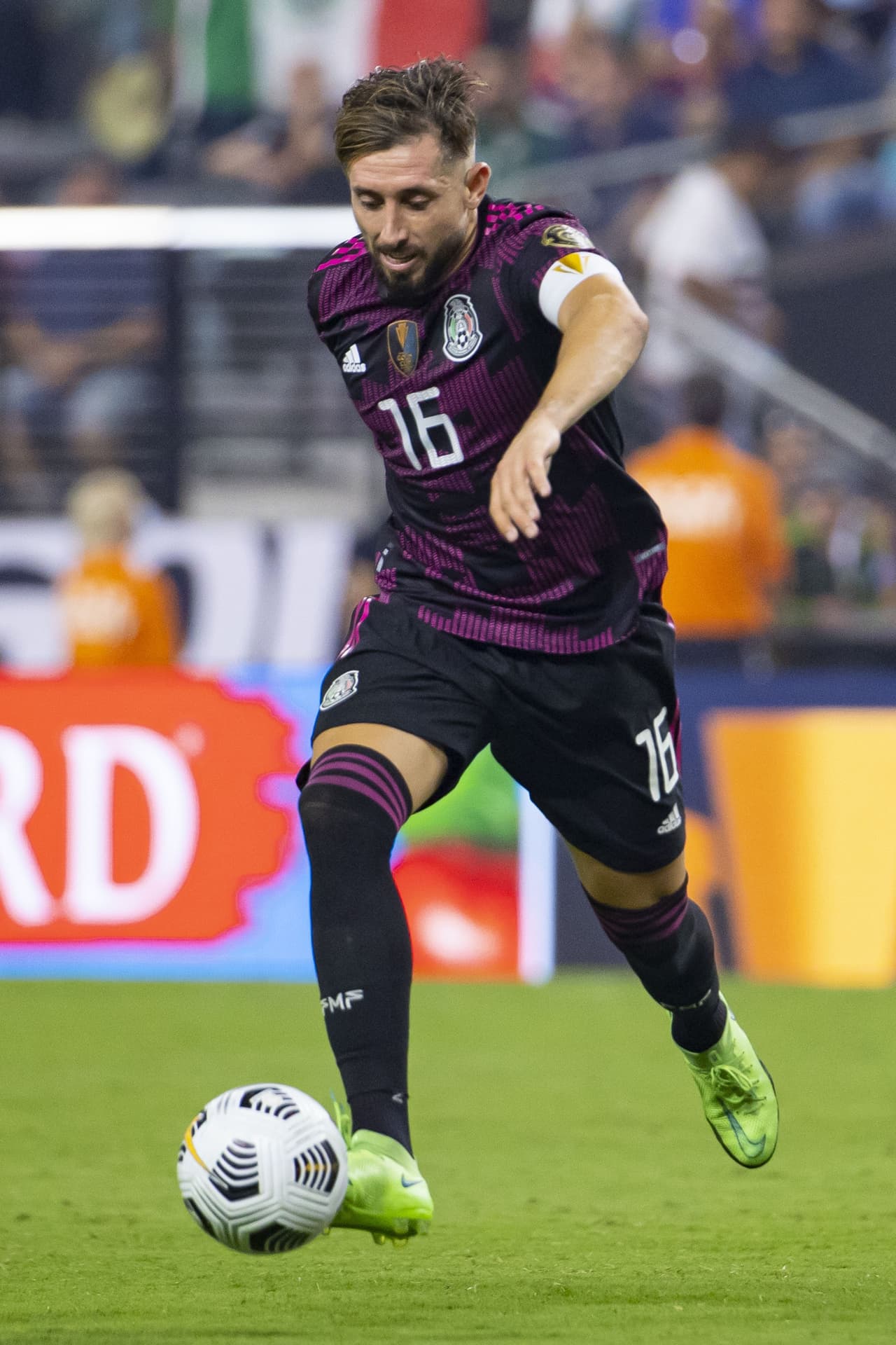 Hector Herrera fue de lo mejor de la selección mexicana aunque le perdonaron una tarjeta roja.