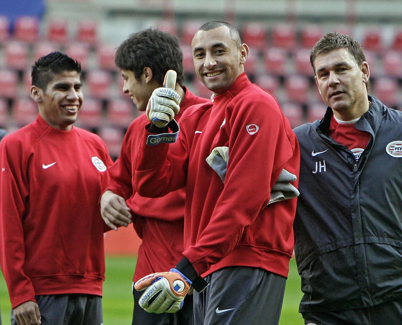 El criticadísimo guardameta brasilero Heurelho Gomes también pasó por el Philipps Stadion de Eindhoven.