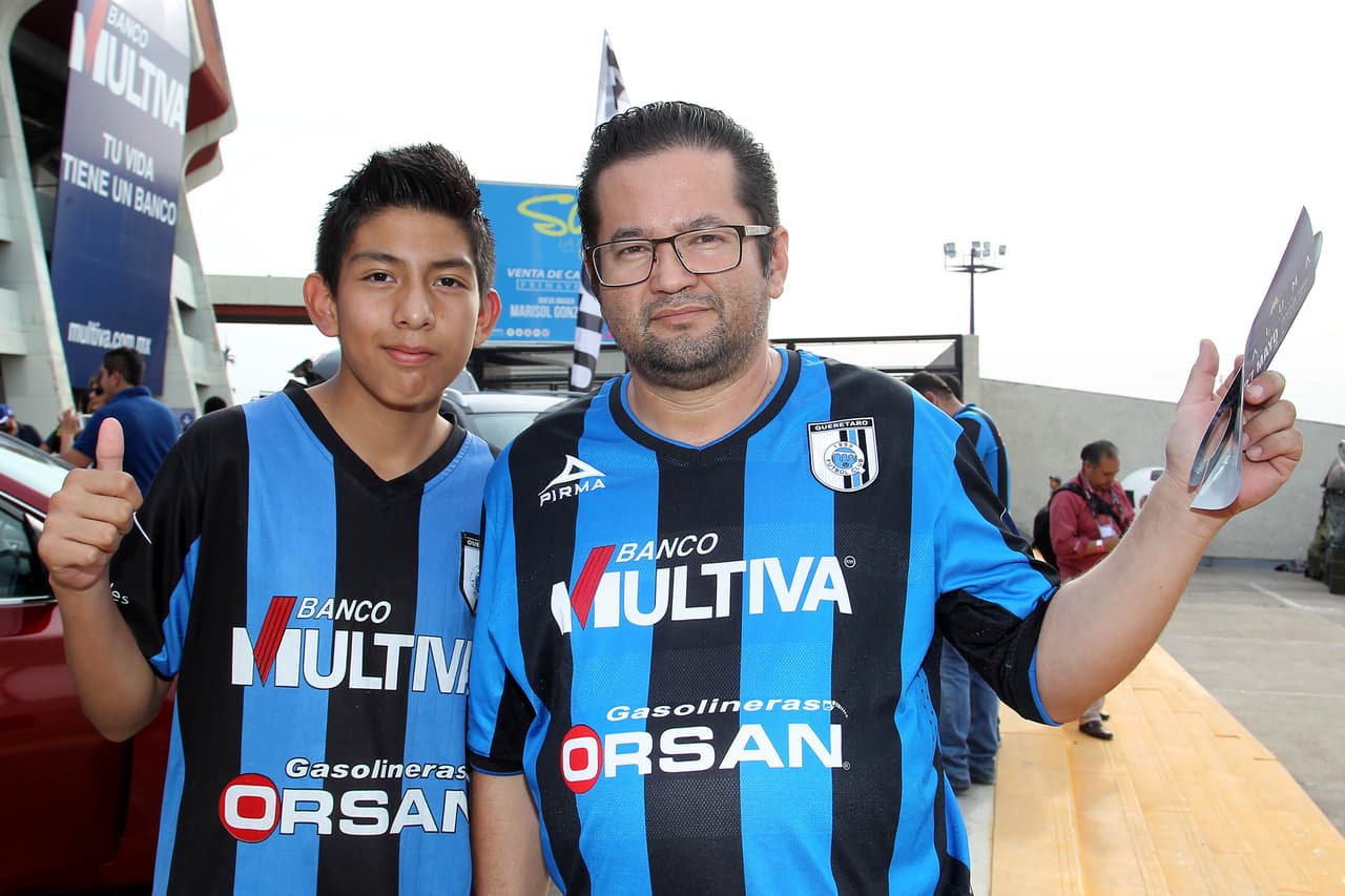 El colorido de la afición en la Jornada 16