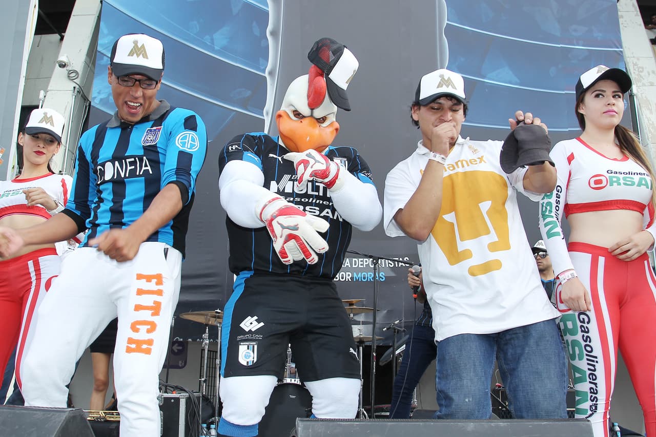 El colorido de la afición en la Jornada 16