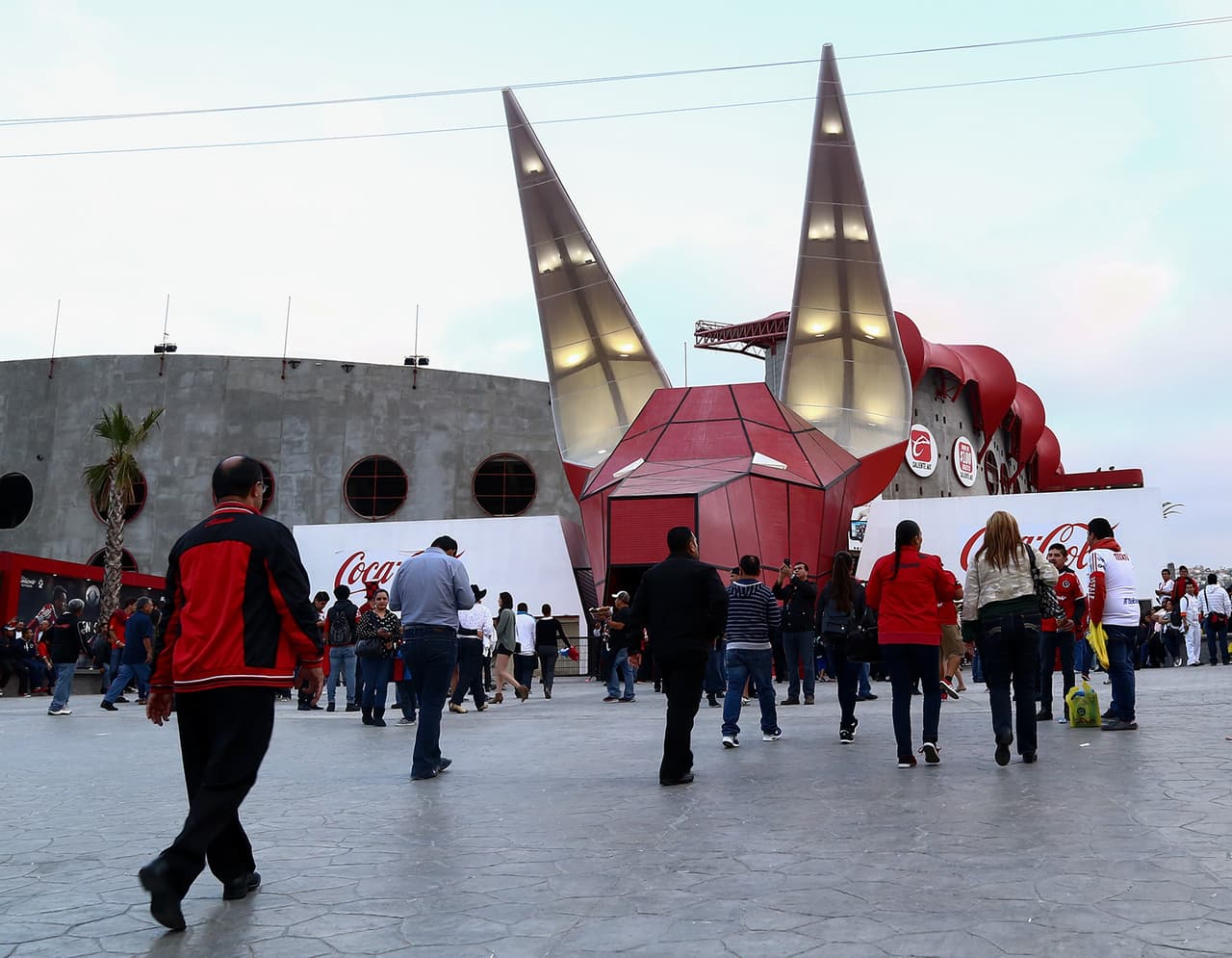El colorido de la afición en la Jornada 16