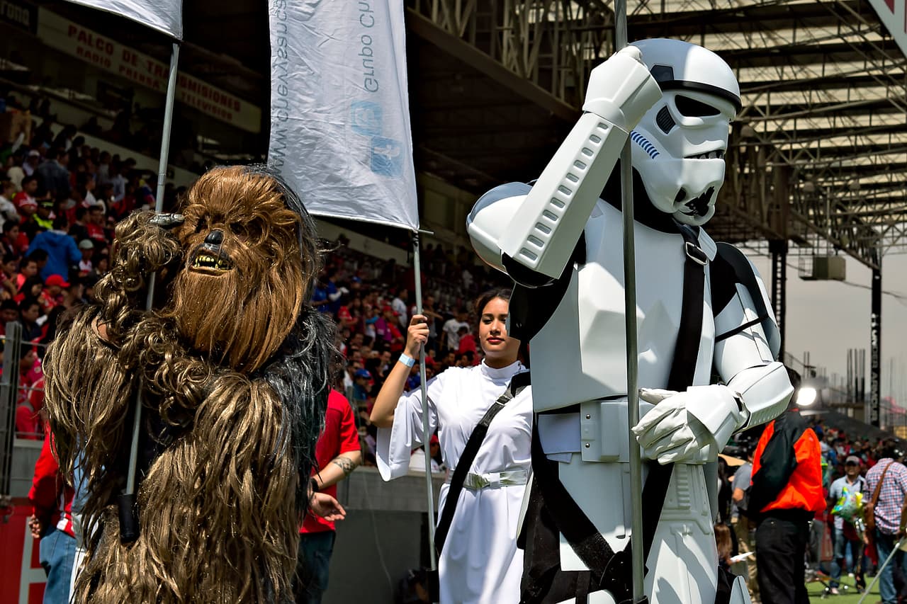 El colorido de la afición en la Jornada 16