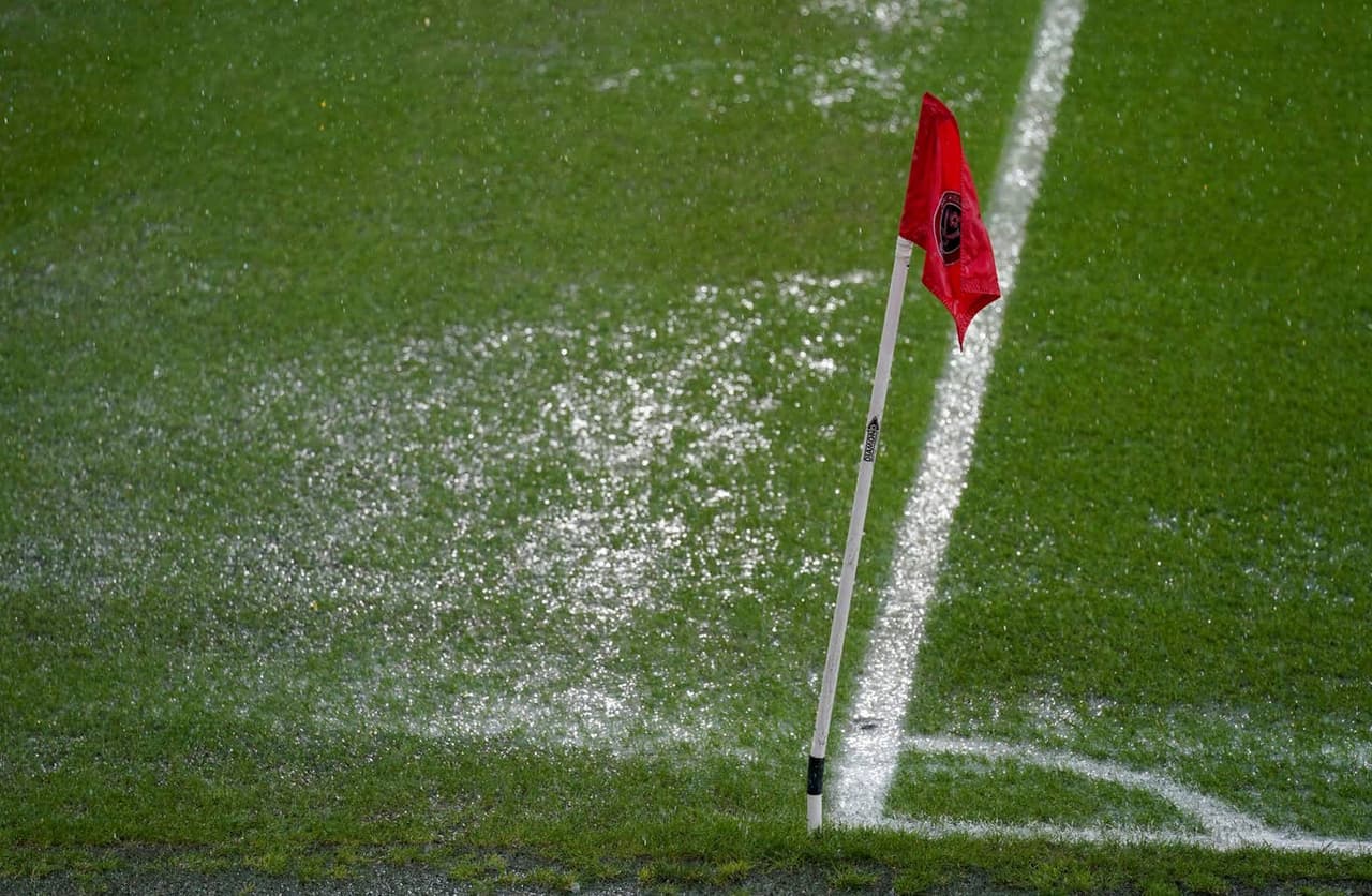 De igual forma los juegos femeninos de la Super League y juegos de la Women’s Championship fueron cancelados.