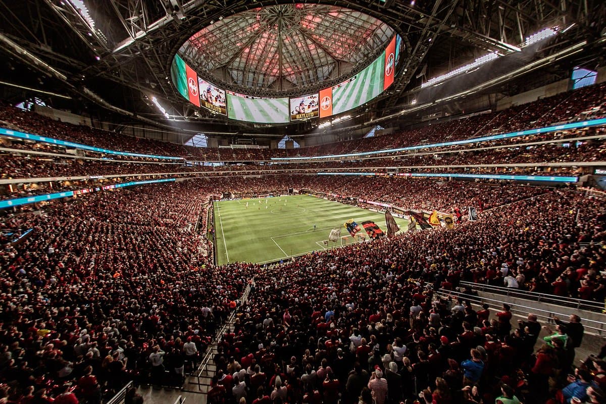 El Mercedes-Benz Stadium, repleto, será una olla a presión de la que saldrá el nuevo campeón de la MLS. (@MBStadium)